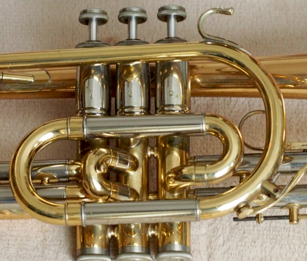 center of NIKKAN IMPERIALE CORNET