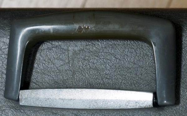 Handle of the case of TR-134 (bfore)